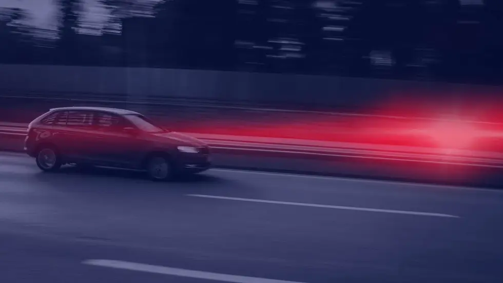 Dumm gelaufen. Ein mutmaßlicher Autodieb, der in Chemnitz einen Toyota geklaut haben soll, wurde in Meißen geblitzt.