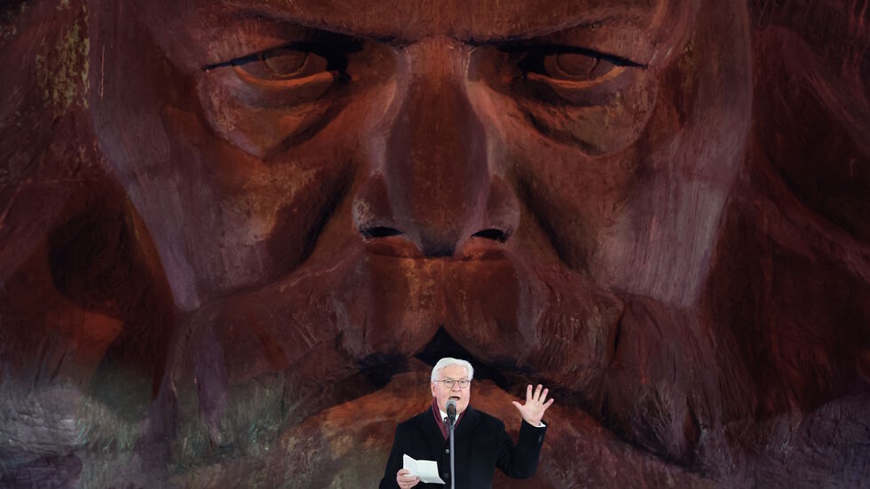 Steinmeier unterm Nischel: "Chemnitz und die Region werden im Scheinwerferlicht stehen, und ganz Europa schaut zu." Steinmeier unterm Nischel: "Chemnitz und die Region werden im Scheinwerferlicht stehen, und ganz Europa schaut zu."