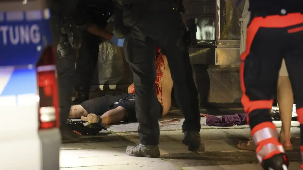 Blut, Messer und Blaulicht in Chemnitz: Drei Auseinandersetzungen beschäftigen die Polizei. Blut, Messer und Blaulicht in Chemnitz: Drei Auseinandersetzungen beschäftigen die Polizei.