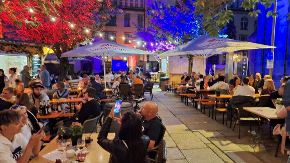 Erstmals gab es auf dem Jakobikirchplatz eine Wein- und Cocktail-Lounge.